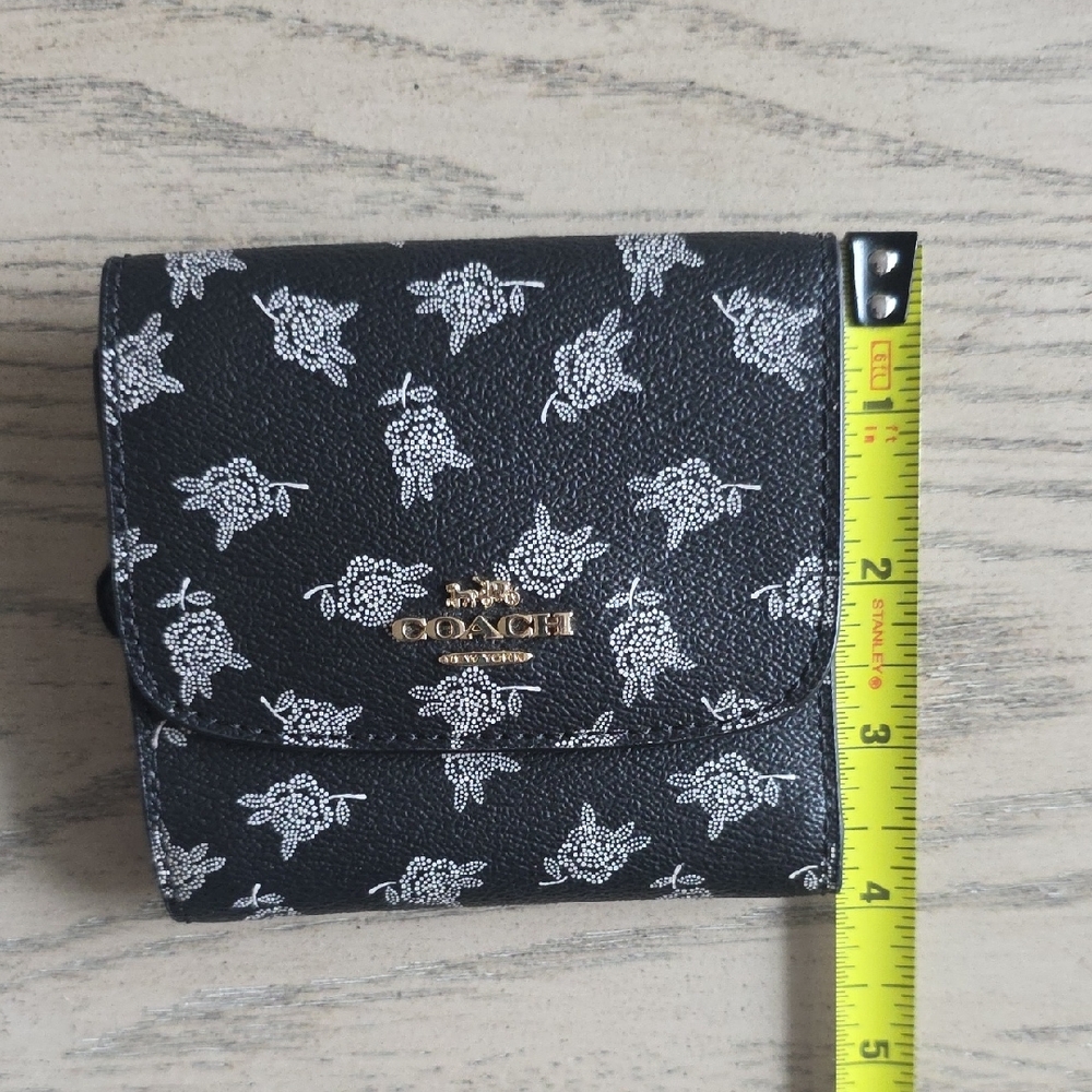 NWOT COACH Black Leather Trifold Wallet Black With White Floral Print - Picture 8 of 10